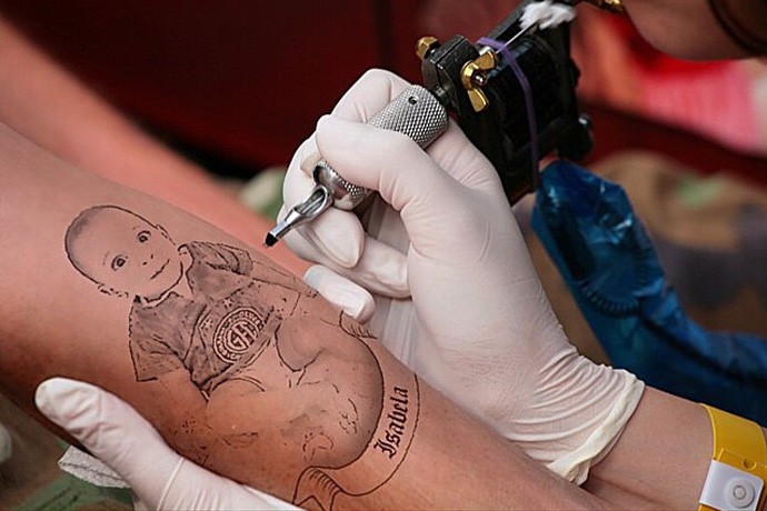 Tatuagem Amoroso filha Guarani (Foto: Reprodução / Instagram)
