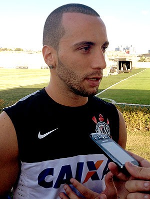 Guilherme treino Corinthians entrevista (Foto: Diego Ribeiro)