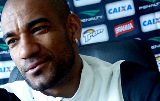 Rodrigo vasco coletiva (Foto: André Casado)
