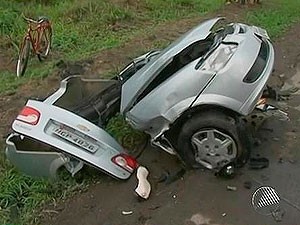 Acidente na BR-116 na Bahia (Foto: Imagem TV Subaé)