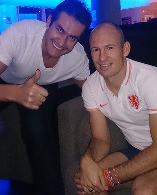 Robben assiste Brasil x Alemanha (Foto: Joel Carneiro)