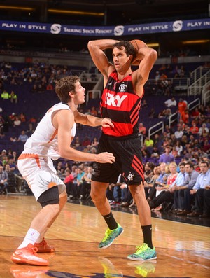 Marcelinho e Goran Dragic Basquete Flamengo x Phoenix Suns (Foto: Getty Images)