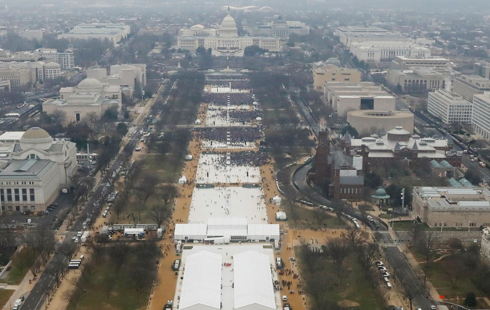Público comparece à posse de Donald Trump em Washington nesta sexta-feira (20) (Foto: Lucas Jackson/Reuters)