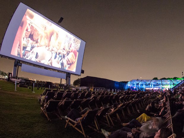 Filmes são projetados em tela gigante e ao ar livre (Foto: Rosano Mauro Jr/Divulgação/Vivo Open Air)