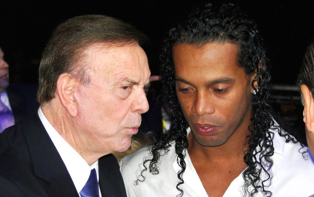 José Maria Marin e Ronaldinho Gaucho (Foto: Fernando Martins / Globoesporte.com)