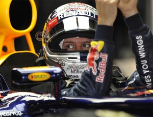 Vettel no cockpit da RBR (Foto: AFP)
