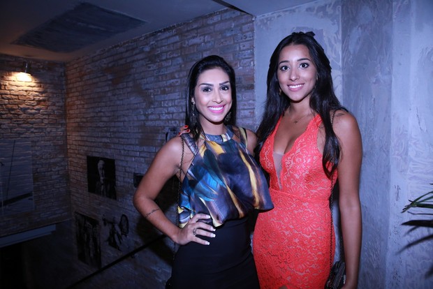 Talita Araújo e Amanda (Foto: Dilson Silva/Agnews)