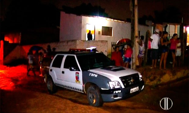 Duas das quatro vítimas foram mortas a tiros no município de Nísia Floresta, na Grande Natal (Foto: Reprodução/Inter TV Cabugi)