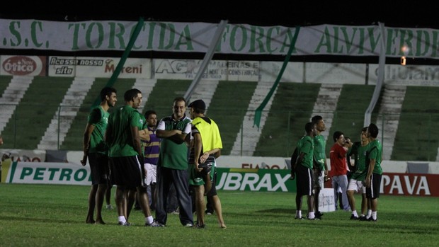 Coritiba elenco gramado Sousa jogo cancelado (Foto: Divulgação / site oficial do Coritiba) Coritiba elenco gramado Sousa jogo cancelado (Foto: Divulgação / site oficial do Coritiba)