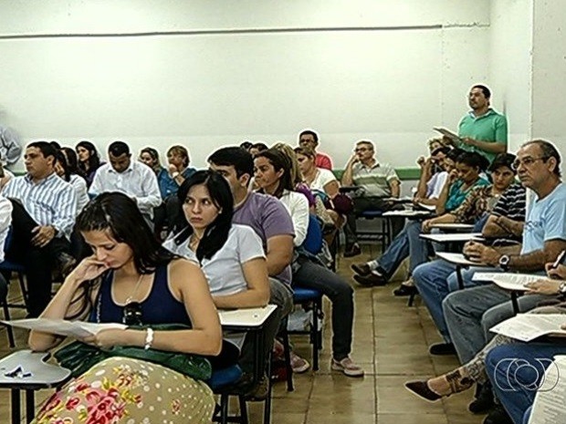 Candidatos fazerm prova de vestibular de medicina em Rio Verde, Goiás (Foto: Reprodução/TV Anhanguera)