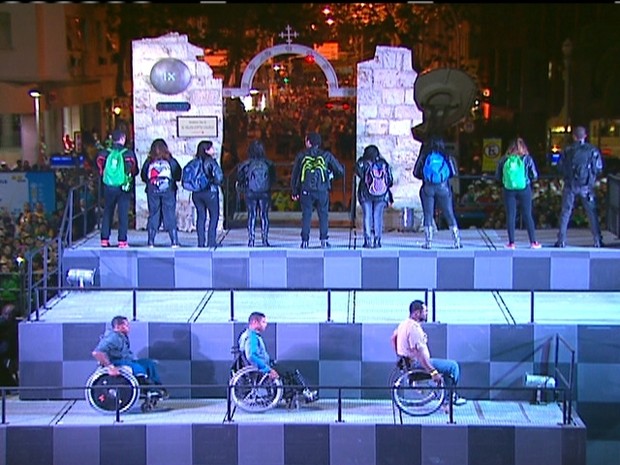 A nona estação da Via-Sacra teve a participação de cadeirantes (Foto: Reprodução Globo News)