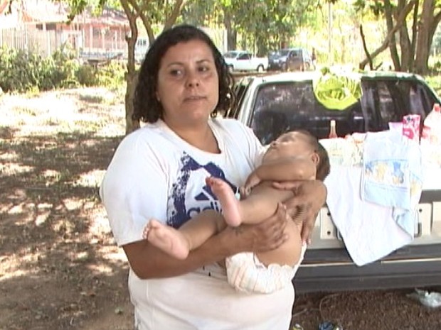 Criança atacada por pirambebas no Lago das Roseiras em Divinópolis (Foto: TV Integração/Reprodução) Criança atacada por pirambebas no Lago das Roseiras em Divinópolis (Foto: TV Integração/Reprodução)