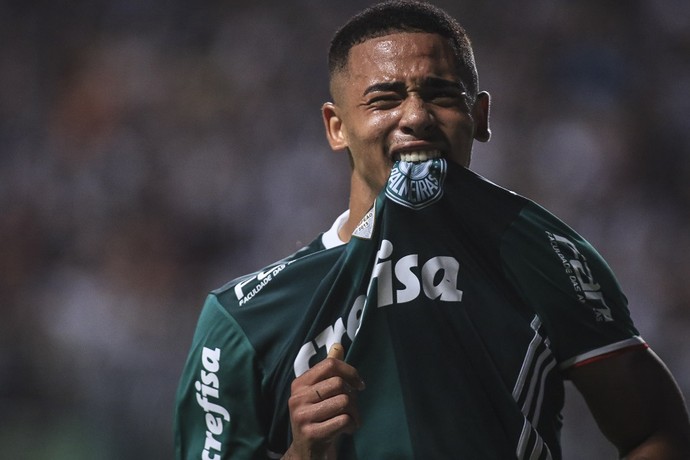 Guardiola pede cautela com chegada de Gabriel Jesus: 'Tem 19 anos'