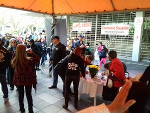 Ato reuniu policiais e familiares de vitimas da Kiss em Santa Maria (Foto: Ligiane Righi da Silva)