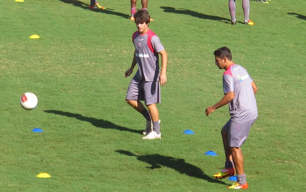 Renato Augusto e Diego Souza no treino Vasco (Foto: Gustavo Rotstein / Globoesporte.com)