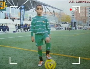 Jovem Cassiano foi aprovado nas categorias de base do Barça (Foto: Reprodução SporTV)