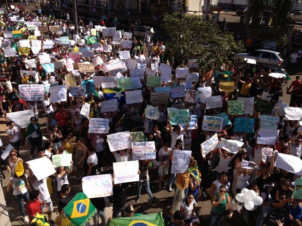 Manifestação em Vilhena (Foto: Jonatas Boni/G1)