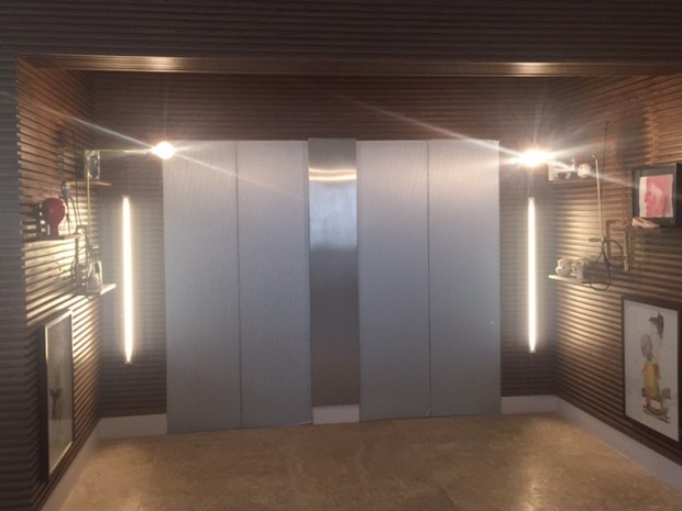 Cada um dos apartamentos possui dois elevadores privativos (Foto: Murillo Velasco/G1)