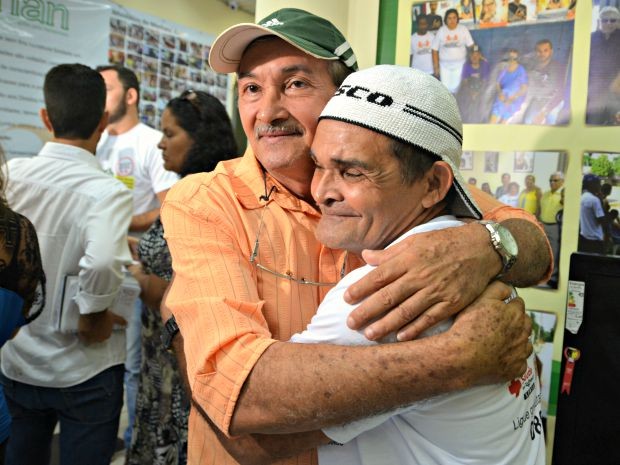 Irmãos se separaram depois que a mãe foi diagnosticada com hanseníase e internada compulsoriamente (Foto: Caio Fulgêncio/G1)