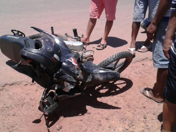 G Motoqueiro Fica Ferido Ao Se Chocar Caminhonete Na Br Diz