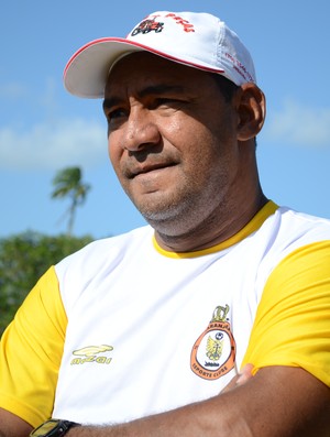 Pedro Costa, técnico do Laranjeiras (Foto: João Áquila / GLOBOESPORTE.COM)