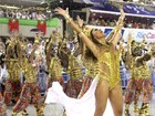 Poderosa! Juliana Paes desfila na Viradouro com maiô megacavado