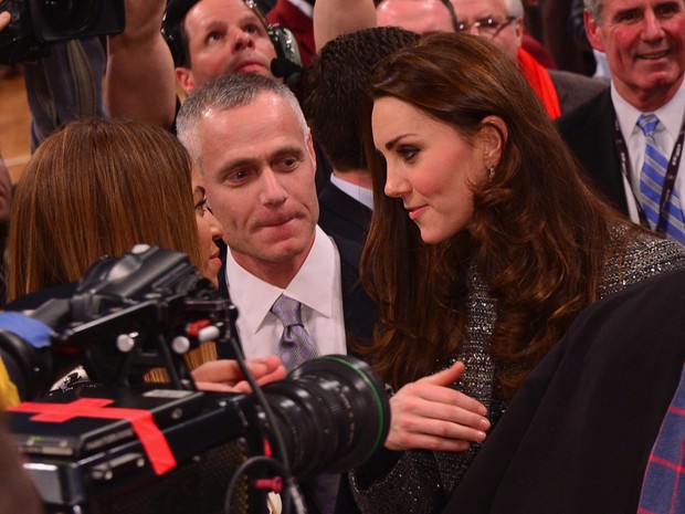 Kate Middleton com Beyoncé em jogo de basquete em Nova York, nos Estados Unidos (Foto: James Devaney/ Getty Images)