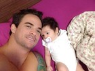 Ex-BBB Rodrigo Carvalho mostra a filha, Valentina: 'Minha princesa'