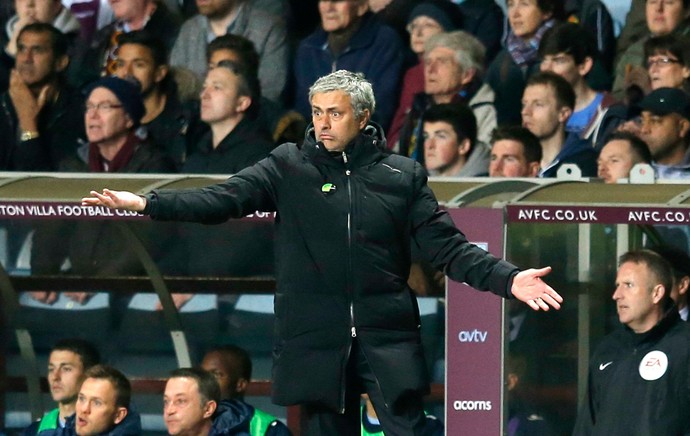 José Mourinho técnico Chelsea (Foto: Reuters)