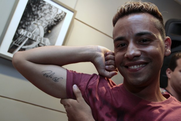 Fãs tatuam Preta Gil no corpo (Foto: Graça Paes / Photo Rio News)