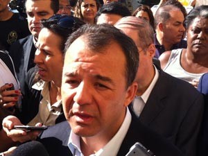 Governador Sérgio Cabral confirma morte de paciente do Hospital Pedro Ernesto (Foto: Janaína Carvalho/ G1)