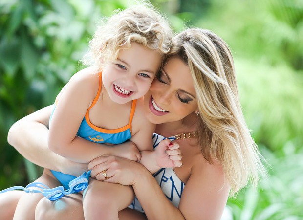 Sheila Mello e a filha, Brenda (Foto: Rachel Guedes)