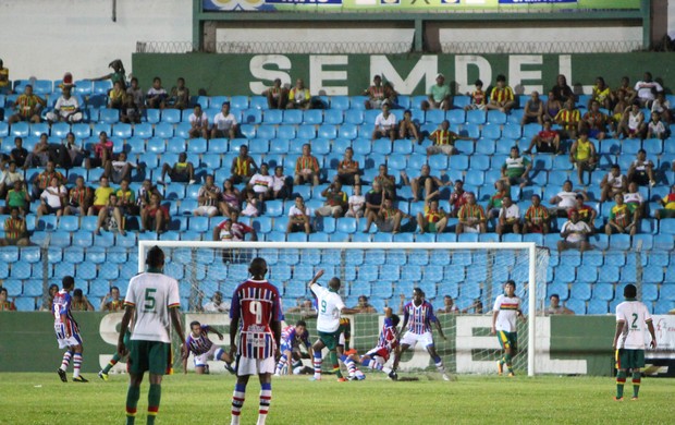 Sampaio e Maranhão, pelo Maranhense, no Nhozinho Santos (Foto: De Jesus/O Estado)