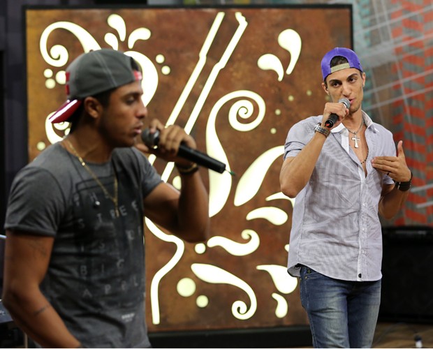Pelo dupla de rap, mas Danilo Reis e Rafael cantaram Chora Viola (Foto: Isabella Pinheiro / Tv Globo)