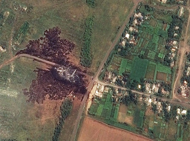 Imagem de satélite mostra local da queda do Boeing 777 (Foto: AP Photo/Airbus DS/AllSource Analysis)