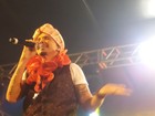 Netinho volta ao Carnaval da Bahia e homenageia seus médicos no palco
