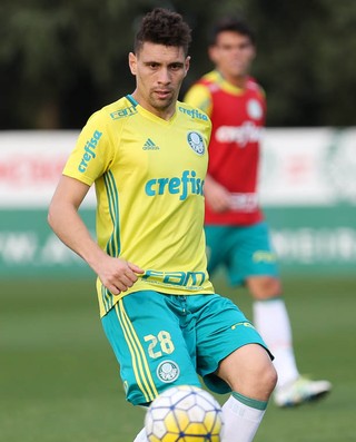 Cuca vem buscando soluções para surpreender os adversários