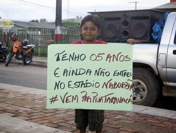 População pede entrega do estádio Naborzão, em Tarauacá (Foto: Raimundo Accioly/Arquivo Pessoal)