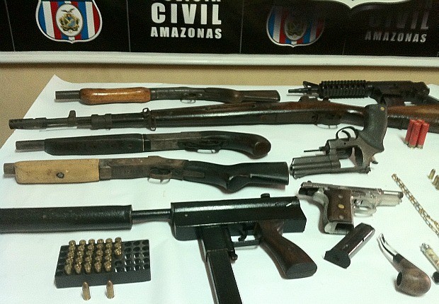 Polícia apreendeu sete armas de fogo (Foto: Ana Graziela Maia/G1)