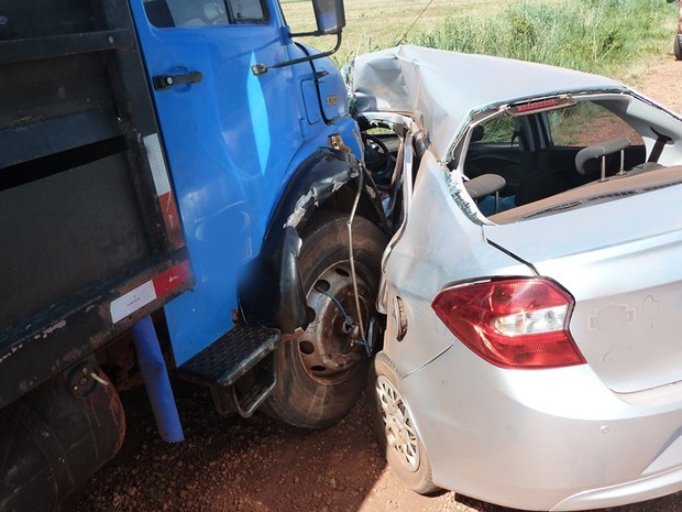 Motorista morre e duas pessoas ficam feridas após acidente em MS (Foto: Jhonny Cabral/Ivinoticias)
