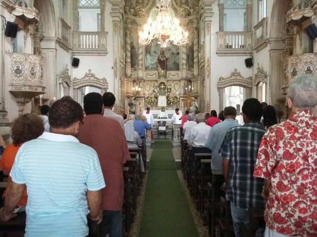 G1 - Domingo de Páscoa é marcado por missas no Grande Recife - notícias ...