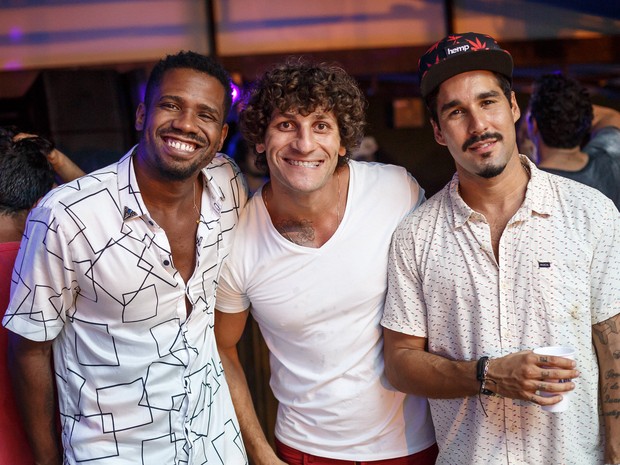 Jhama, Leandro Affonso e DJ Rogério Varella em festa na Zona Sul do Rio (Foto: Marcos Samerson/ We Love Photo!/ Divulgação)