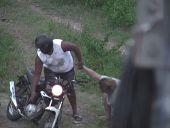 Câmeras flagram abuso sexual (Foto: Reprodução/TV Globo)