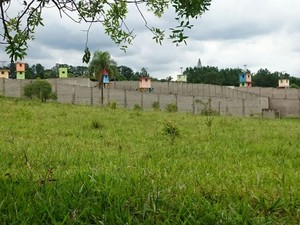 Santuário fica a cerca de 100 metros de residências na zona rural de Sorocaba (Foto: Mayara Corrêa/G1) Santuário fica a cerca de 100 metros de residências na zona rural de Sorocaba (Foto: Mayara Corrêa/G1)