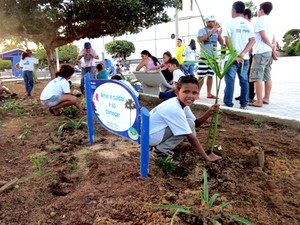 Crianças também são envolvidas nas atividades (Foto: Divulgação/Prefeitura de Parnaíba)