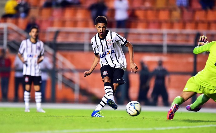 Corinthians x Sport Sub-17 (Foto: Marcos Ribolli)