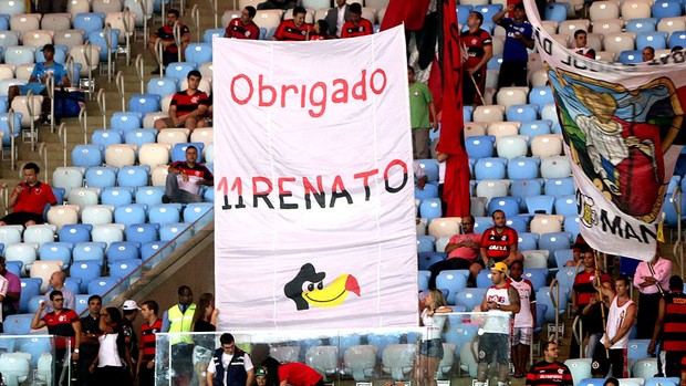 faixa Renato Abreu jogo Flamengo contra o Santos (Foto: Marcelo Theobald / Ag. O Globo)