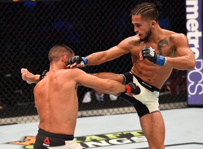 Sergio Pettis Chris Cariaso UFC 192 MMA (Foto: Getty Images)