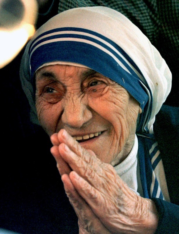 Madre Teresa de Calcutá em Roma, em 1997 (Foto: Reuters/Paolo Cocco)