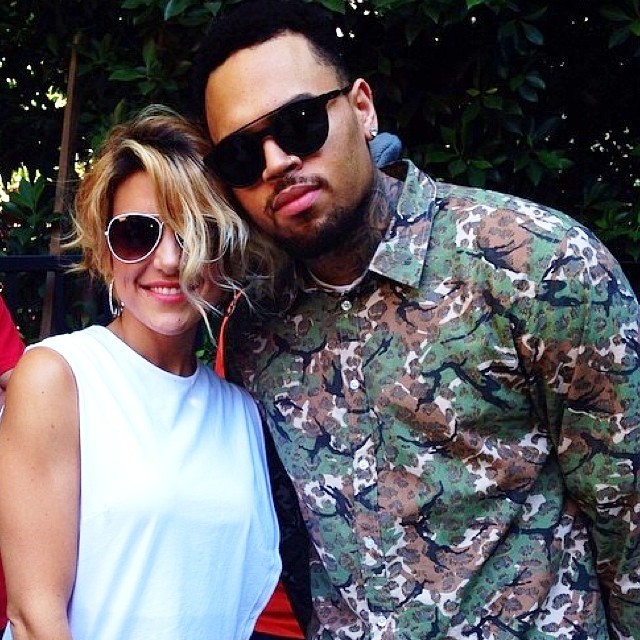 Chris Brown e amiga (Foto: Reprodução/Instagram)
